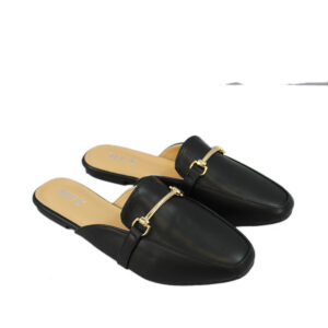 Flat closed sandals