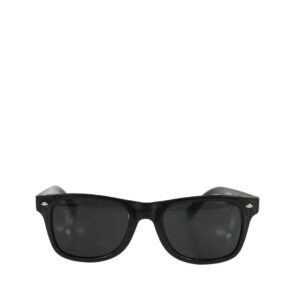 Plain wayfarer stye