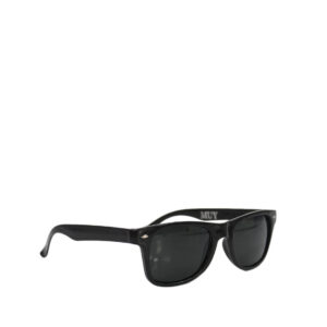 Plain wayfarer stye