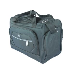 Spacious gym bag with multiple pockets
