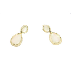 Classic everyday earrings with a simple design for versatile styling.