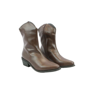 Pointed-toe fold-over ankle boots with top zipper.