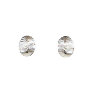 Vintage Shell Pearl Stud Earrings