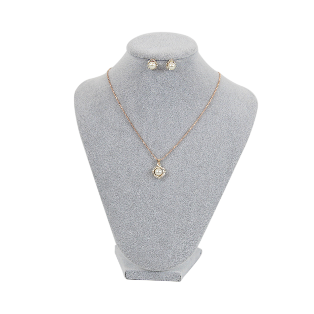 Pearl and small diamonds design