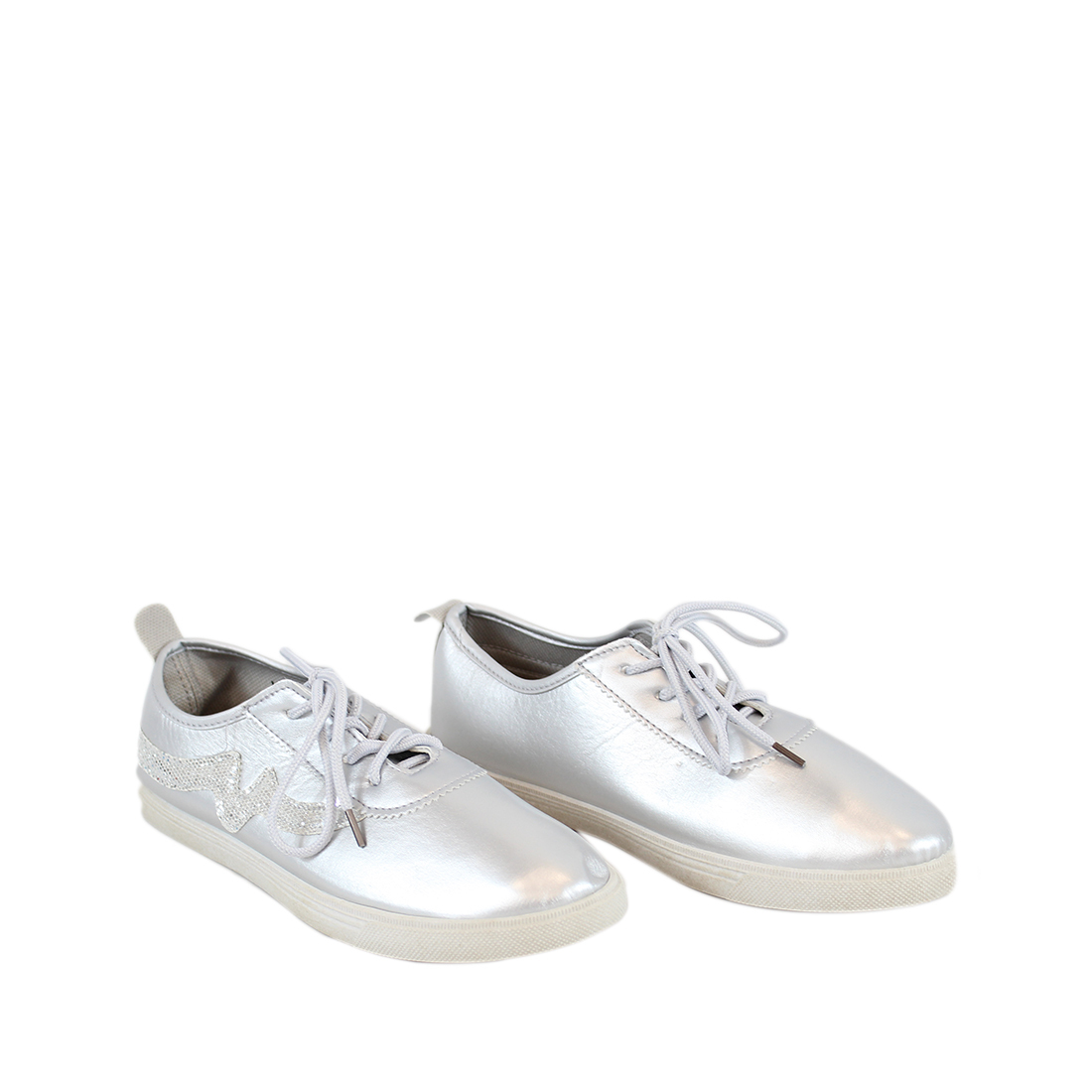 Spring sneakers with shiny glitters on side