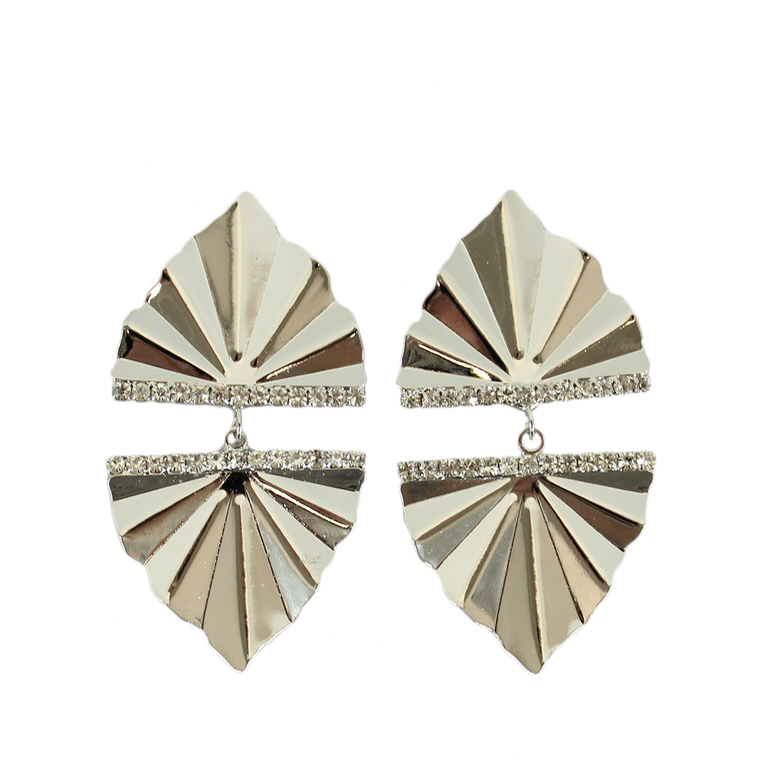 Napkin style earrings with thiny diamonds