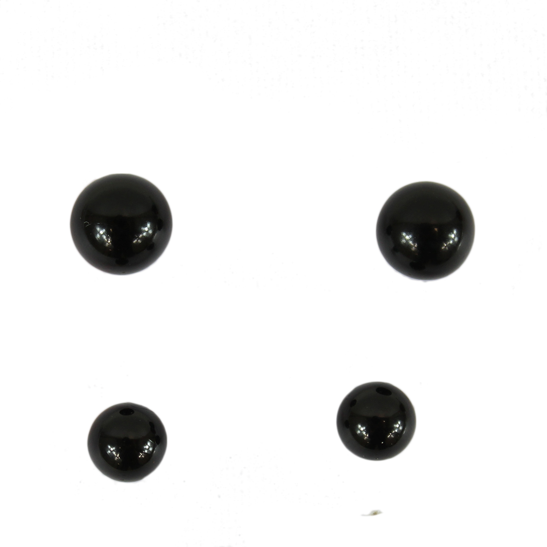 Set of two pearl earrings