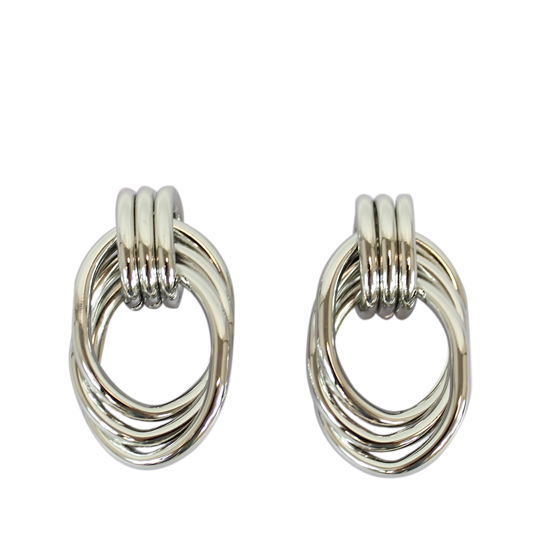Medium knot design earrings