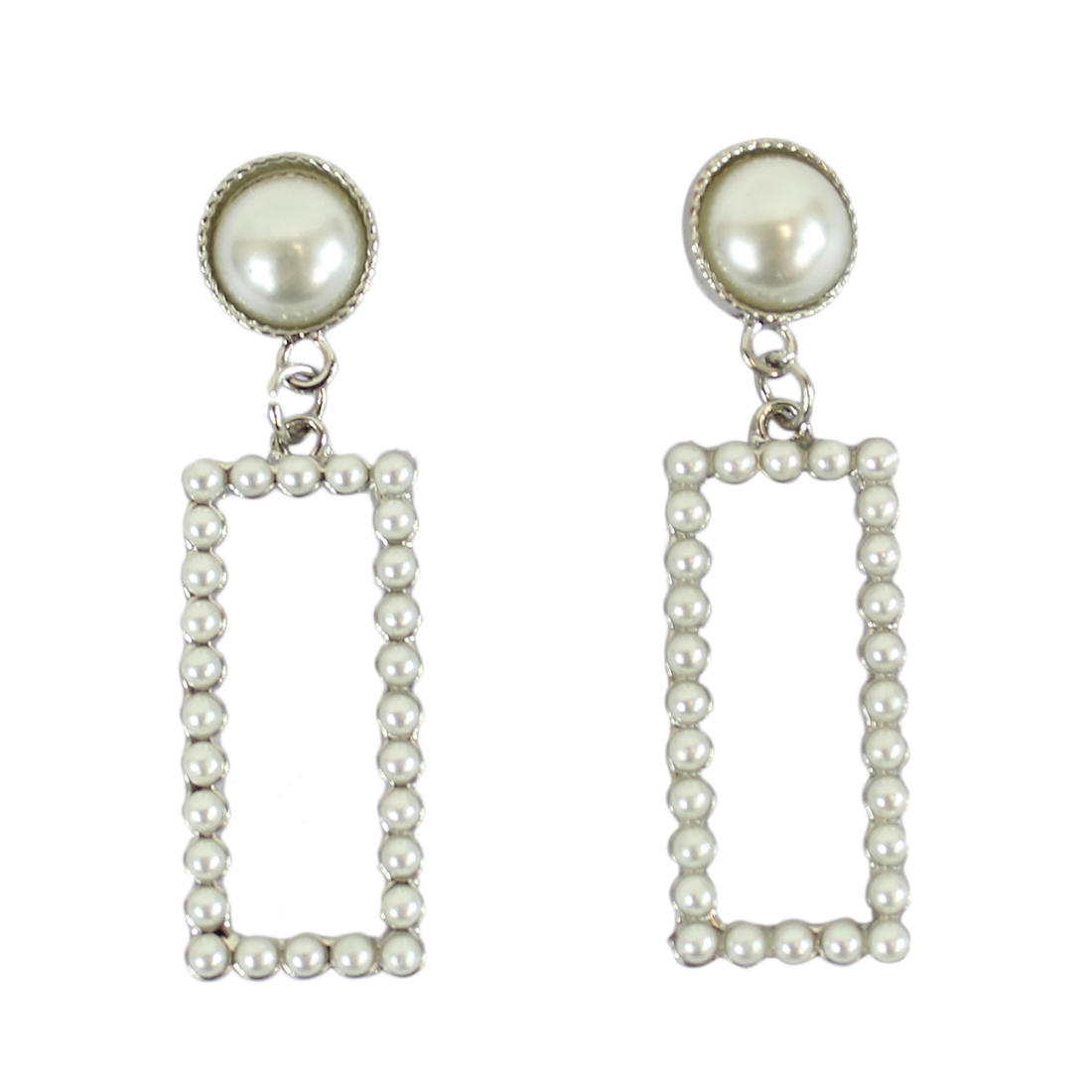 Dangle earrings with tiny pearls