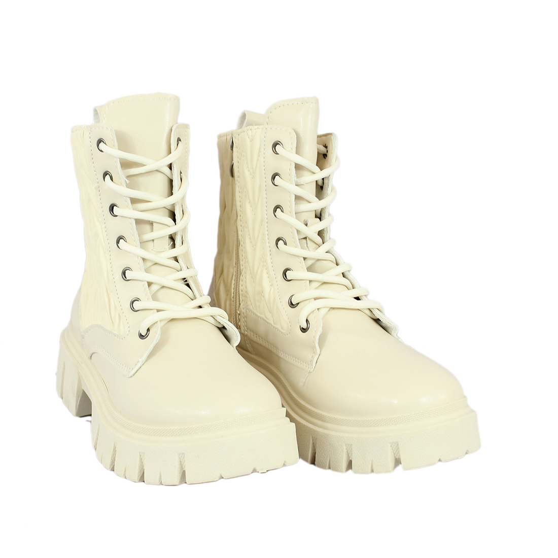 * Hiker matte boots with corrugated design on the sides