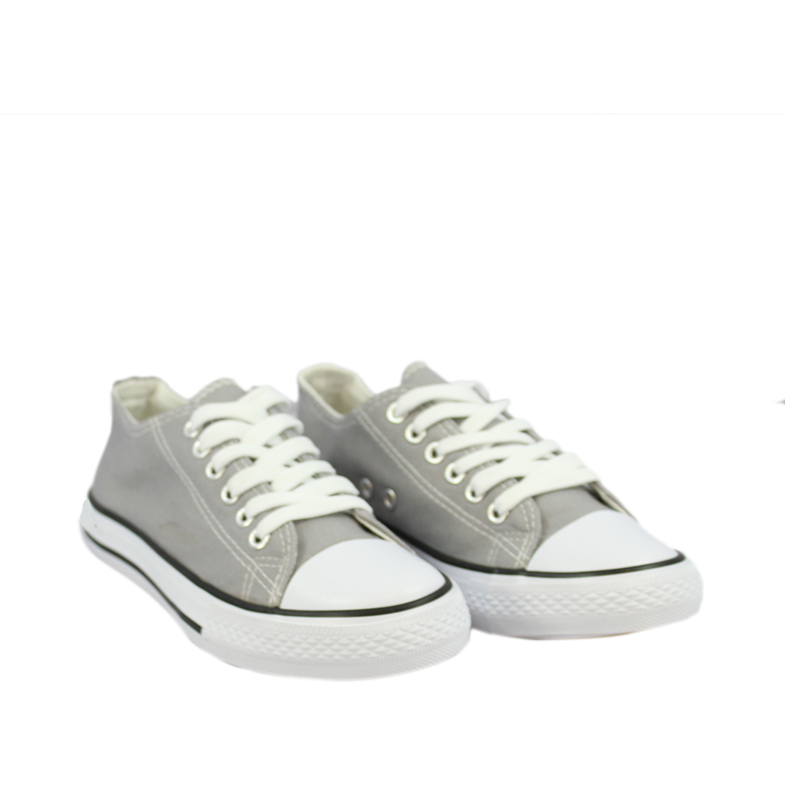 Low top lace up trainers