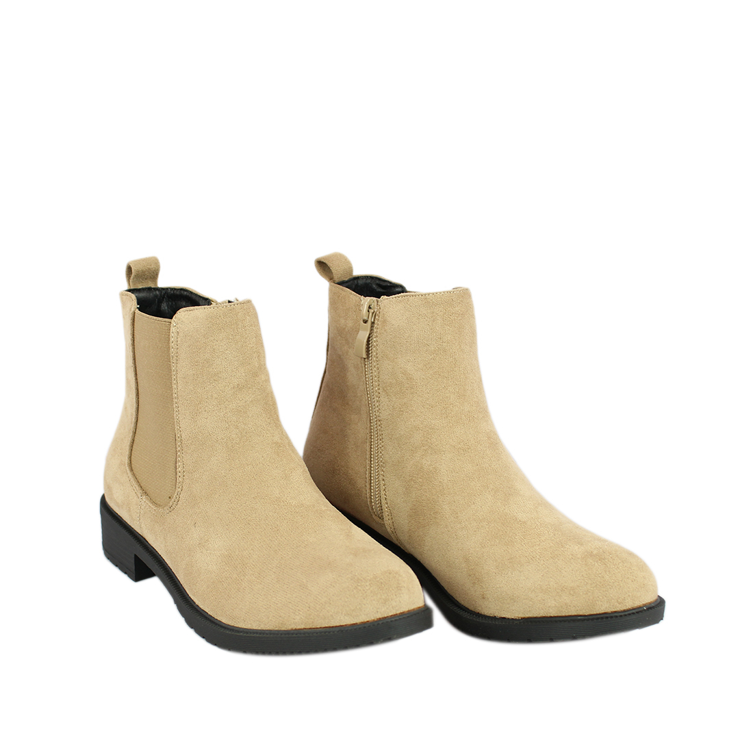 * Plain suede boots with a soft and velvety finish