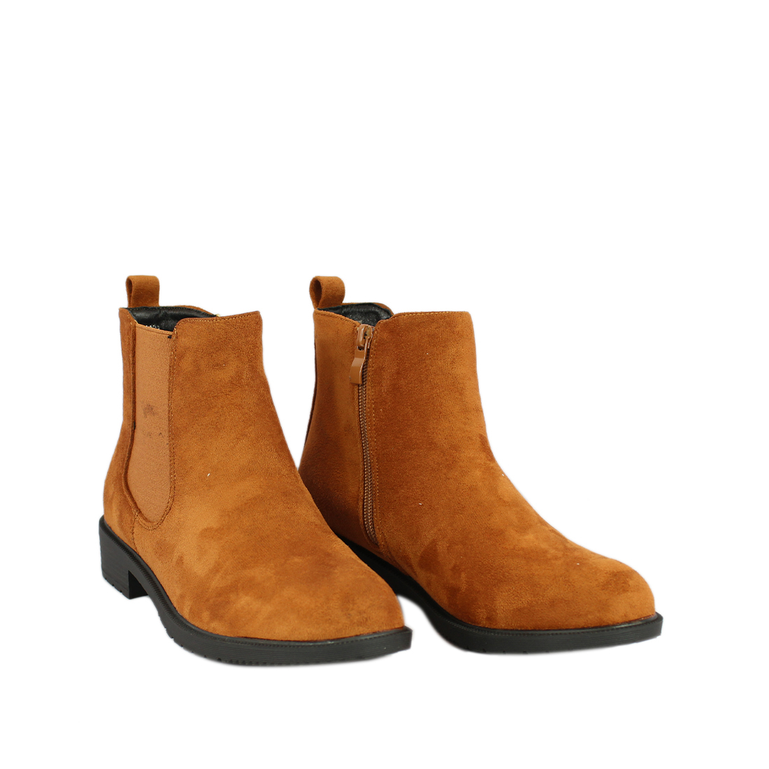 * Plain suede boots with a soft and velvety finish