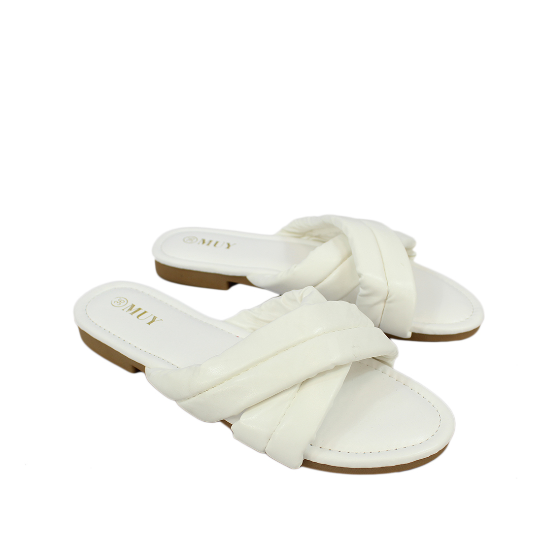 Wide Crossed straps infront