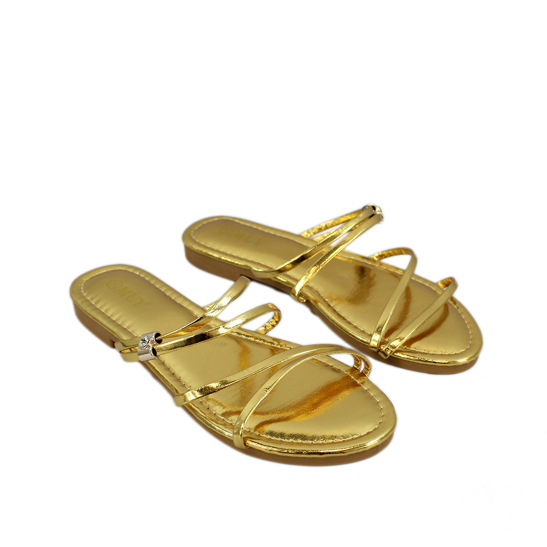 Sraps infront with gold gem on the side