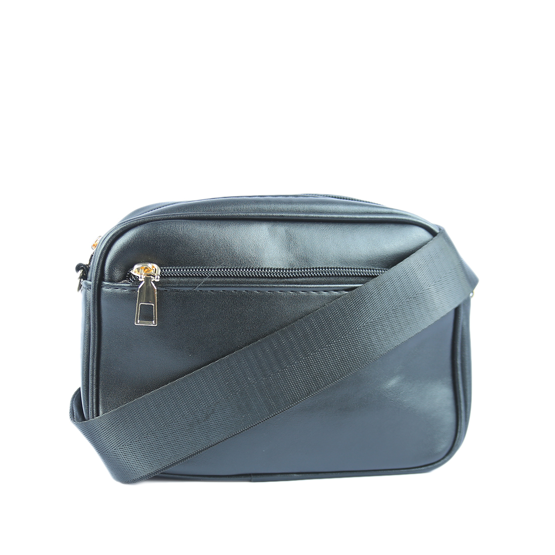 Simple purse with a zipper on the back