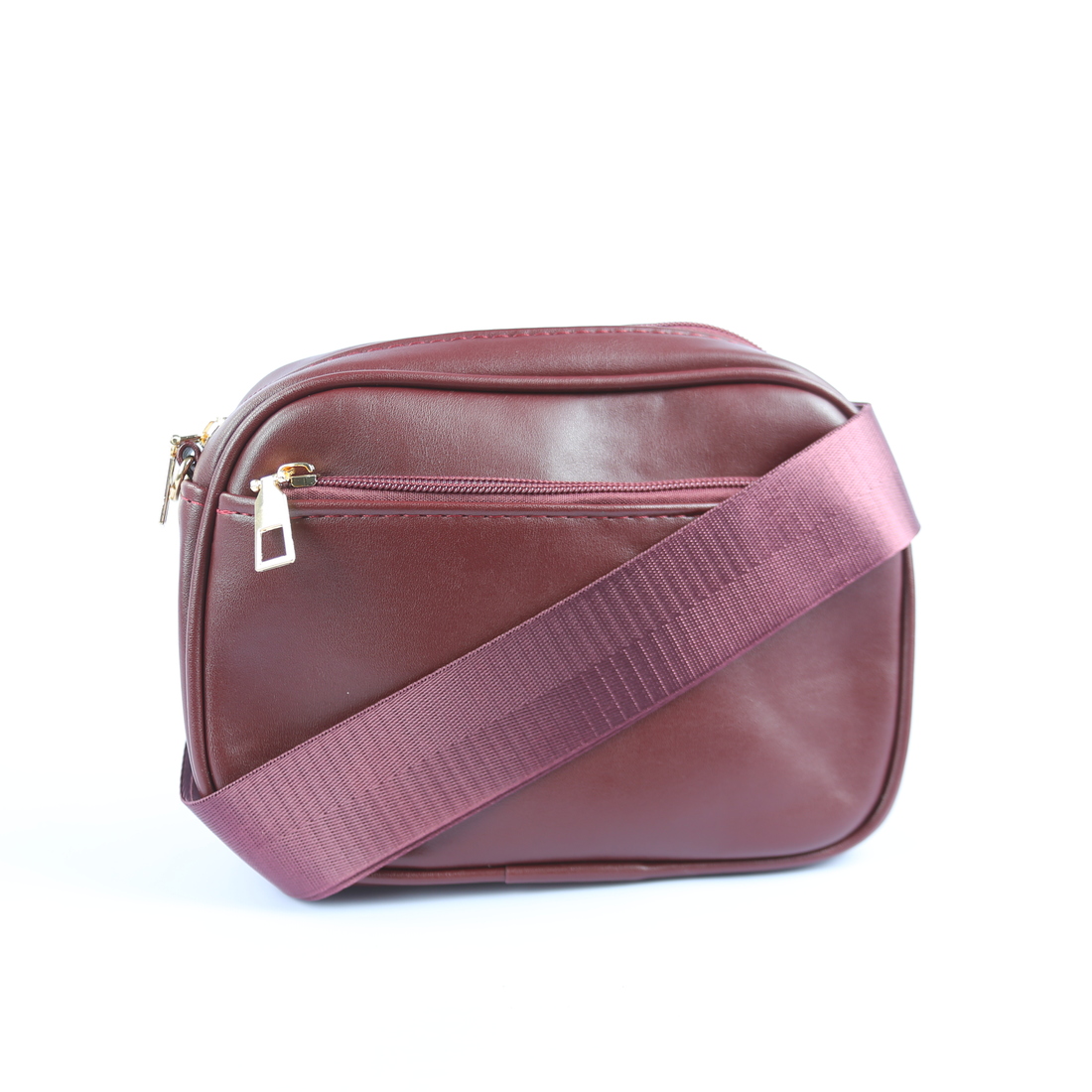 Simple purse with a zipper on the back