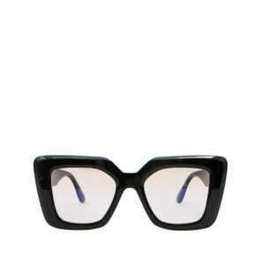 Chic oversized sunglasses perfect for modern outfits.