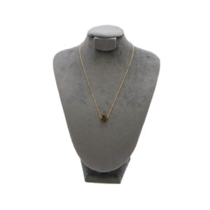 Stainless steel mini pendant necklace.