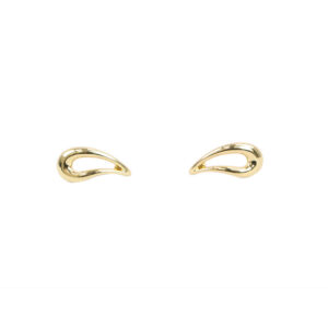 Classic everyday earrings with a simple design for versatile styling.