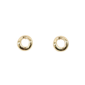 Classic everyday earrings with a simple design for versatile styling.