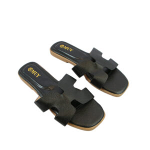 Crossover strap design with a comfy flat footbed sandal