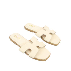Crossover strap design with a comfy flat footbed sandal
