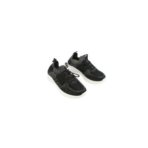 Easy-on knit casual shoes with a lightweight feel.