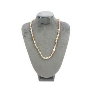 Sea shell adjustable Necklace with casual everyday design.