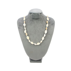 Sea shell adjustable Necklace with casual everyday design.