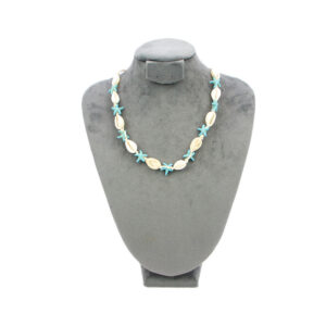 Sea shell adjustable Necklace with casual everyday design.