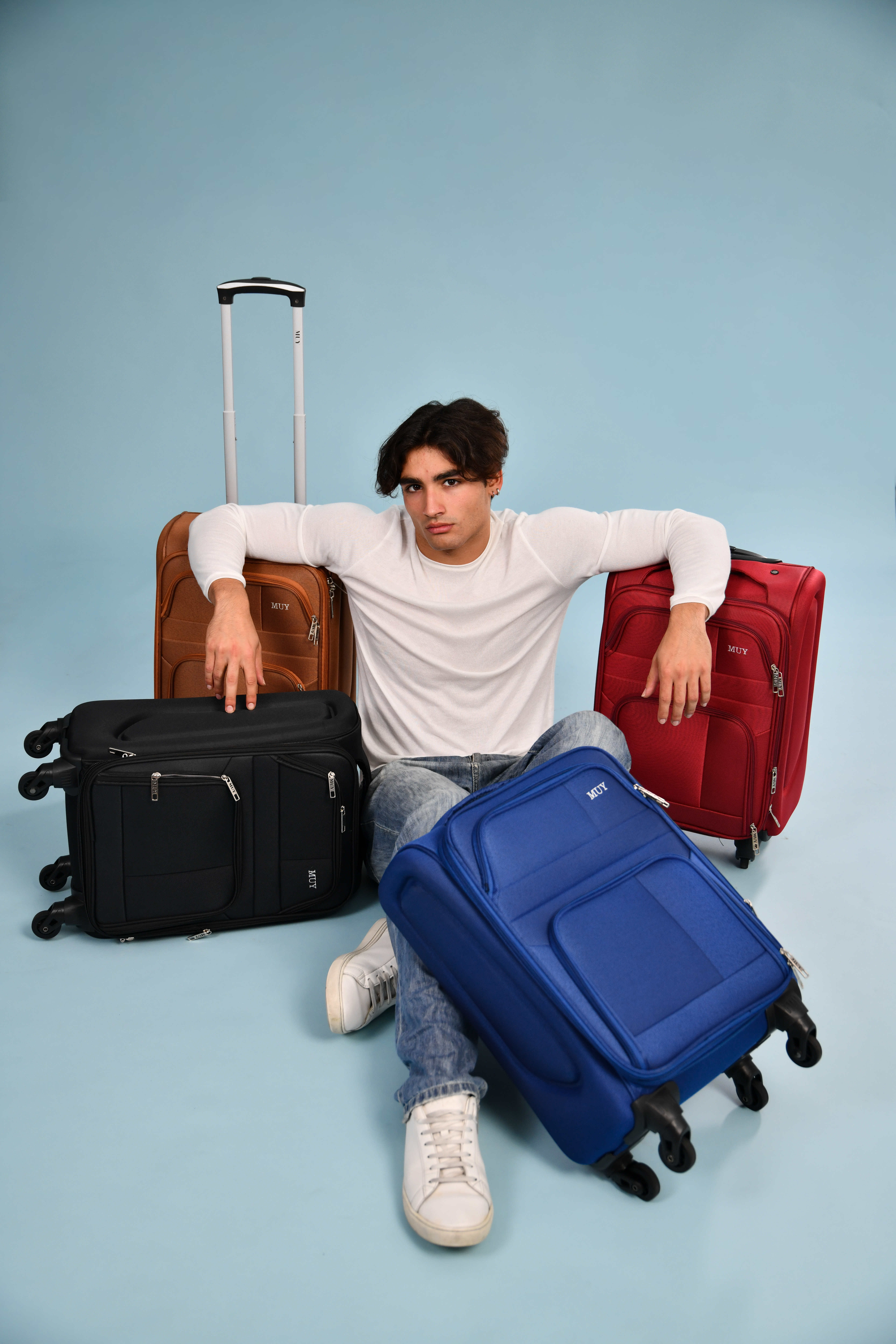 Hard Shell vs Soft Shell Luggage: Which One Is Right for You?